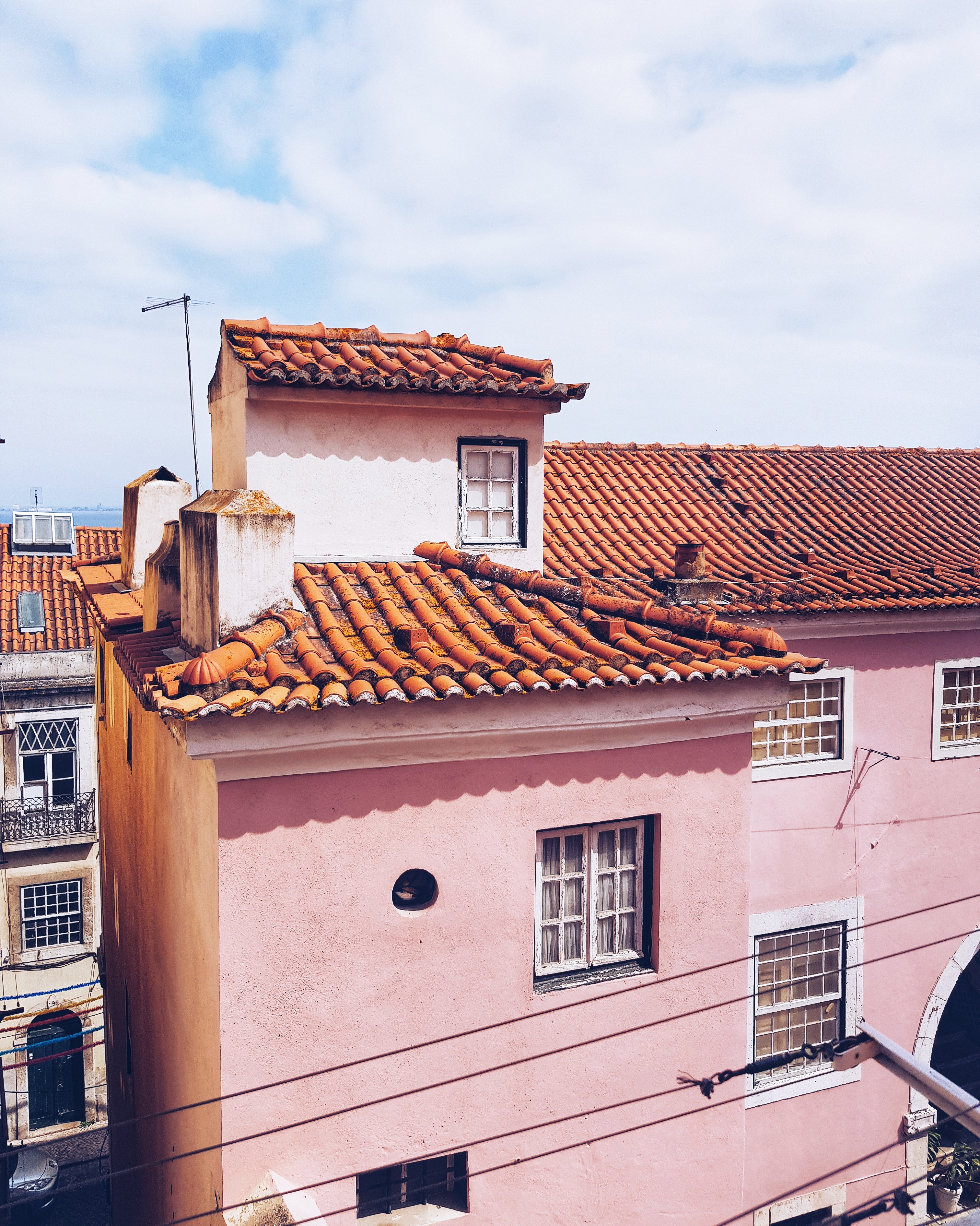 Alfama Apartment Stay in Lisbon