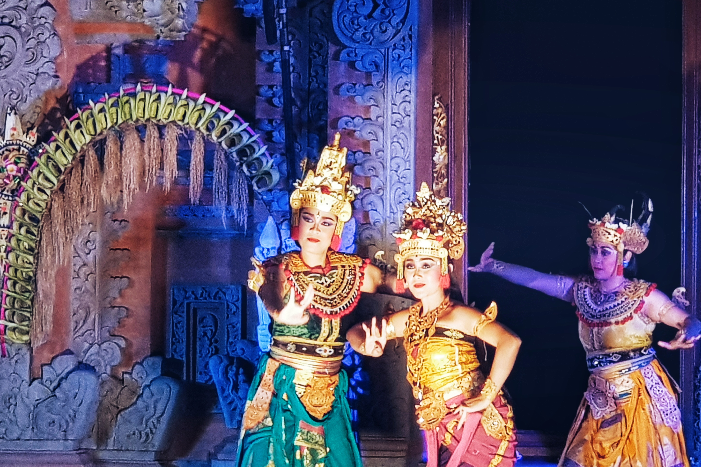 A Guide to Ubud Bali Itinerary Ubud Palace Balinese Performance Ramayana