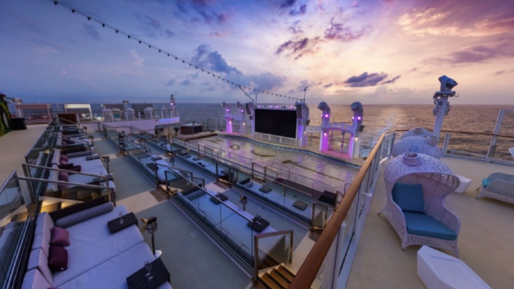 World Dream Cruises Zouk Beach Club