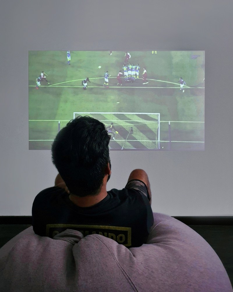 LUMOS NANO Portable Projector Review