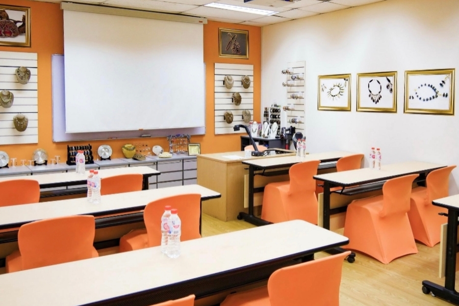 Jewellery Design & Management International School (JDMIS)