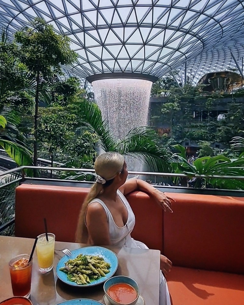 A Guide to Jewel Changi Airport