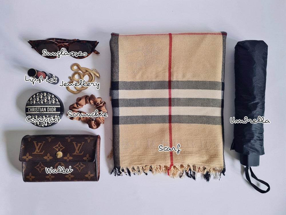 What's in my Bag, Designer Dupe: Bottega Veneta Jodie Bag