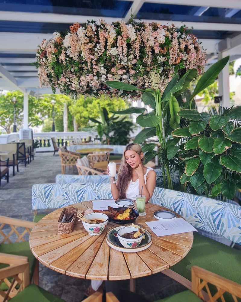 1-Flowerhill Hilltop Chateau at Imbiah Sentosa