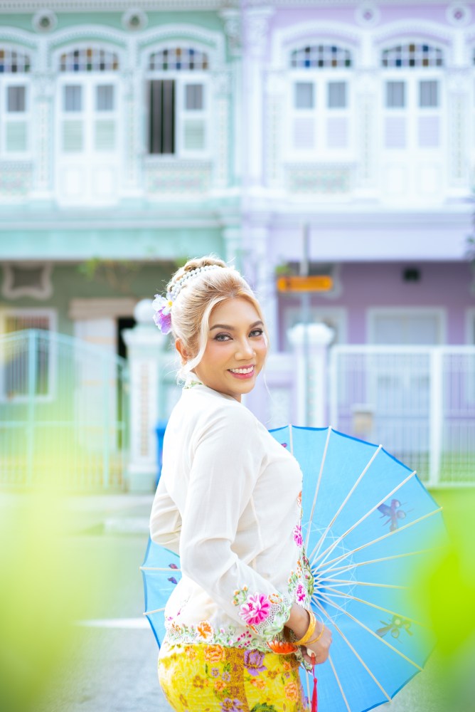 Nonya Peranakan Photoshoot in Singapore Peranakan Mansion