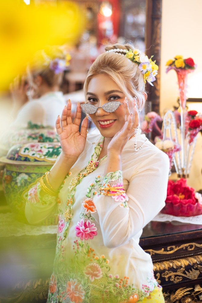 Nonya Peranakan Photoshoot in Singapore Peranakan Mansion
