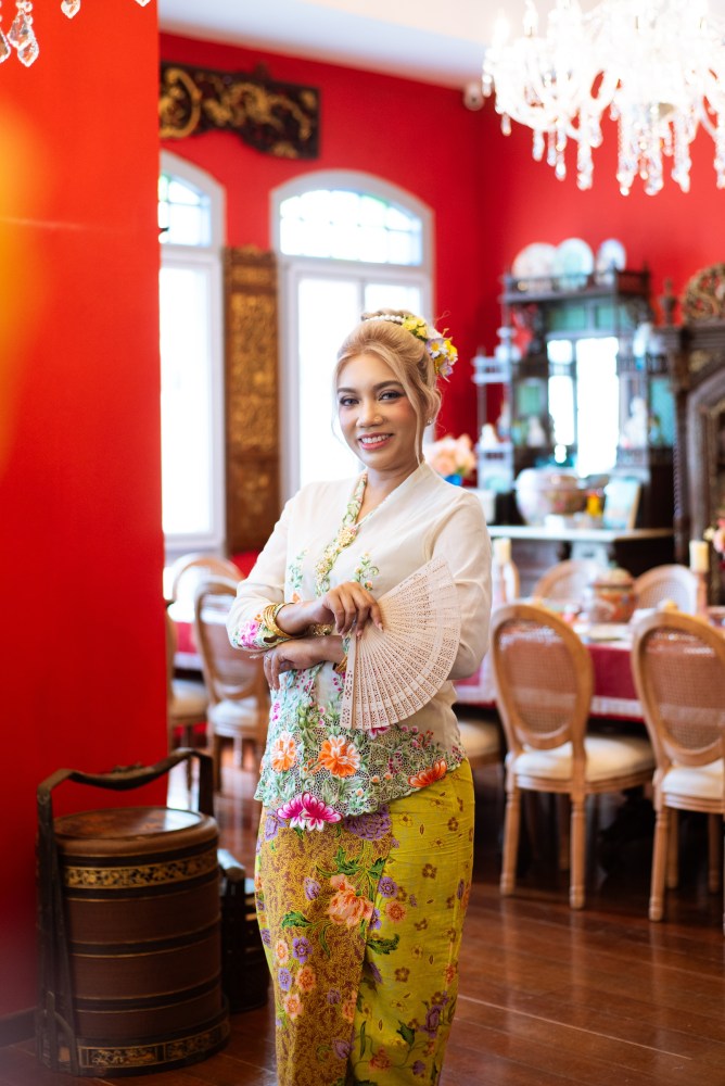 Nonya Peranakan Photoshoot in Singapore Peranakan Mansion