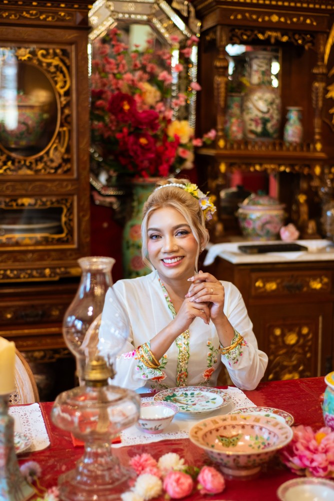 Nonya Peranakan Photoshoot in Singapore Peranakan Mansion