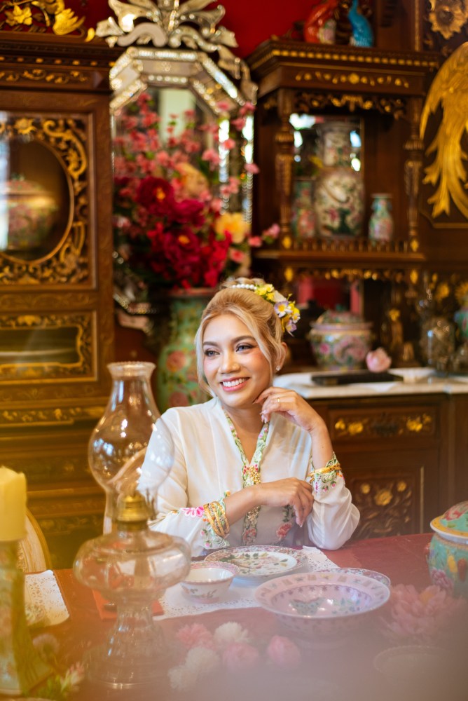 Nonya Peranakan Photoshoot in Singapore Peranakan Mansion