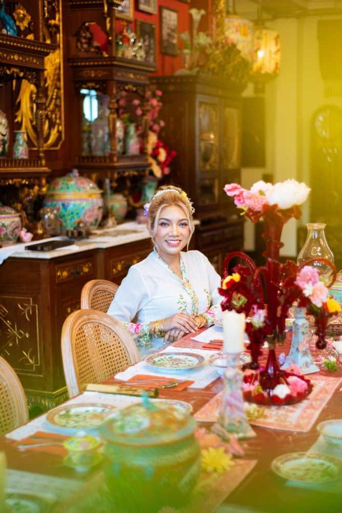 Nonya Peranakan Photoshoot in Singapore Peranakan Mansion