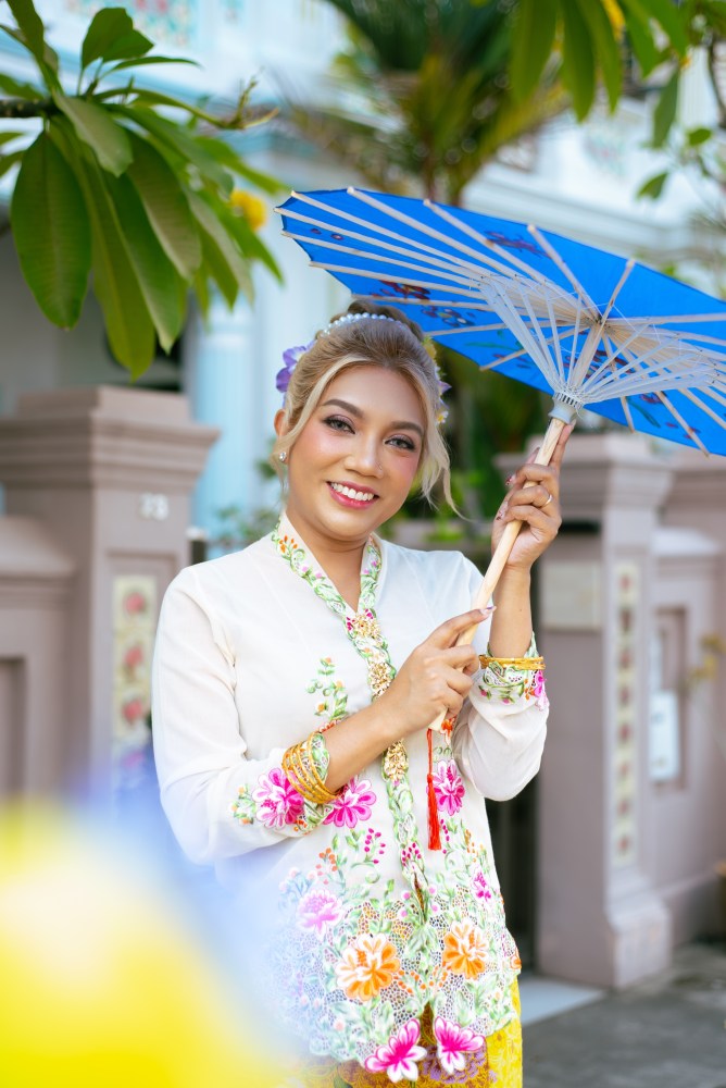 Nonya Peranakan Photoshoot in Singapore Peranakan Mansion