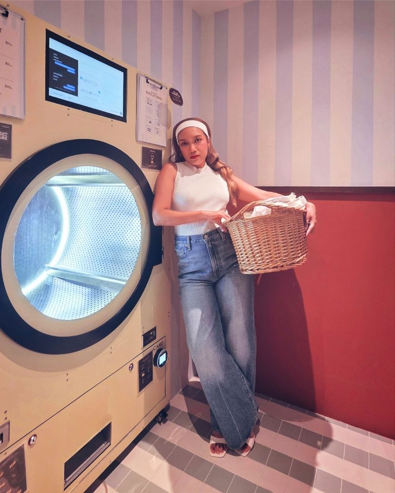 Levi's Ribcage Wide Leg Jeans: The Vintage-Inspired Fit