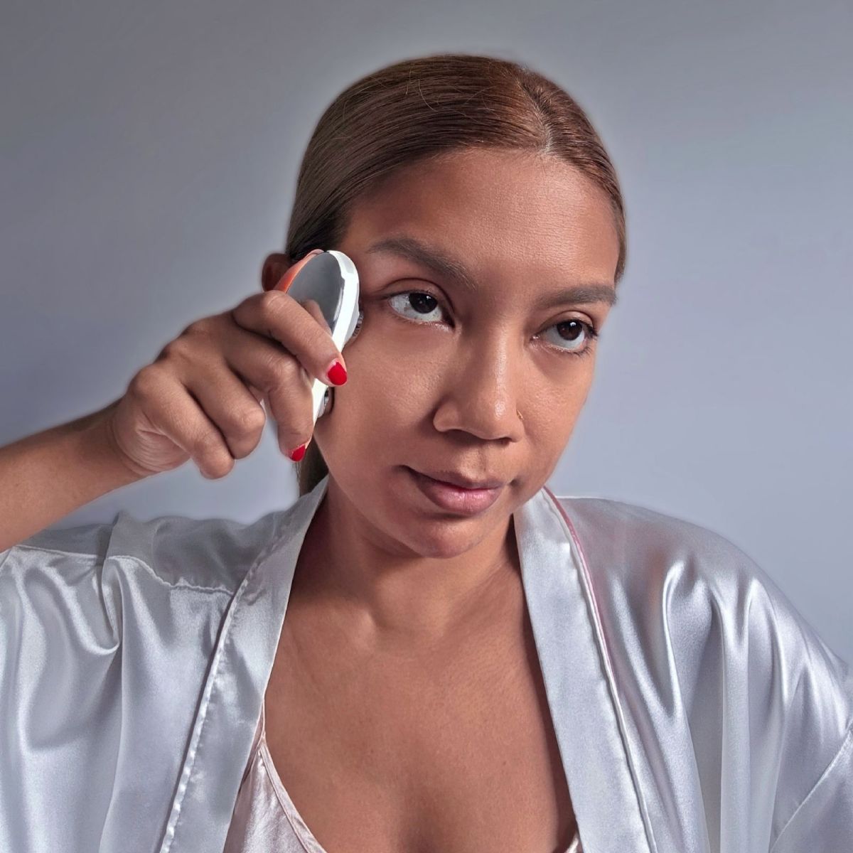 ZIIP HALO: A Microcurrent Facial Device for Sculpting and Tightening at&nbsp;Home